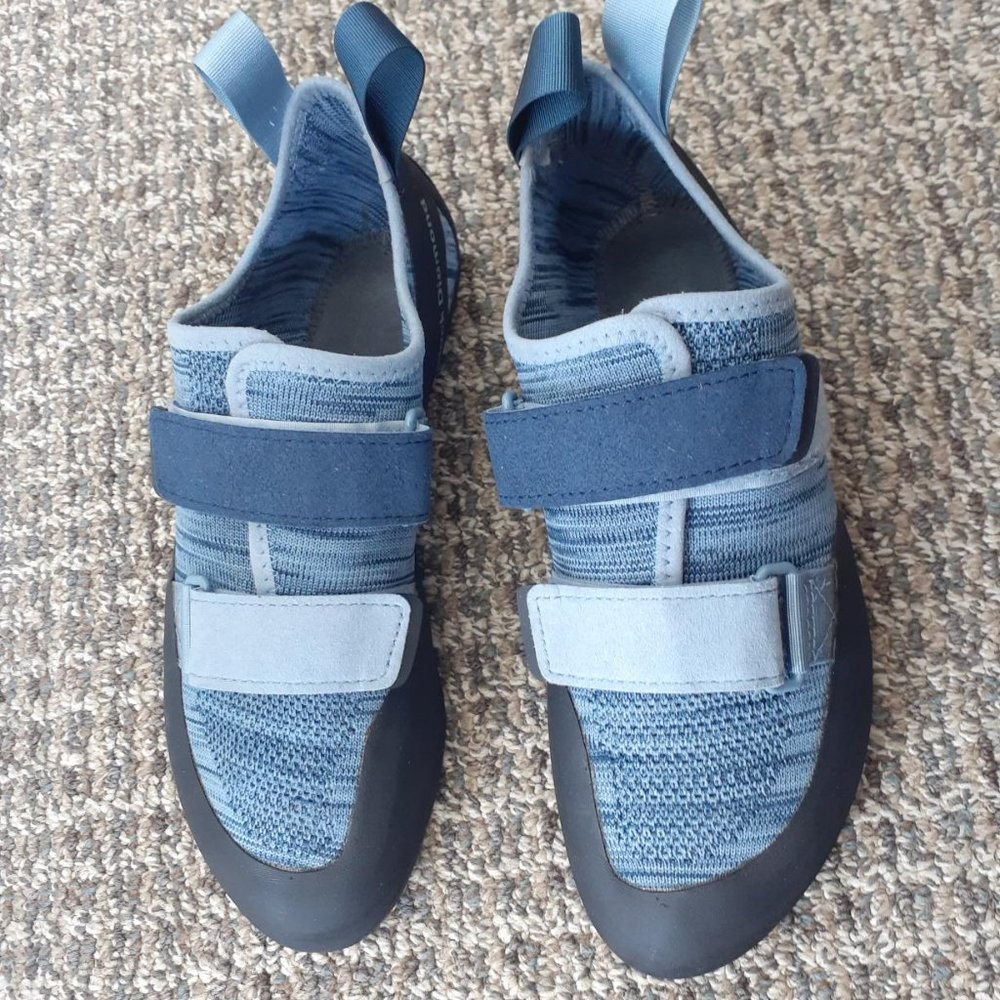 Rock Climbing Shoes - Black Diamond Momentum, Women's size 8.5, GREAT CONDITION